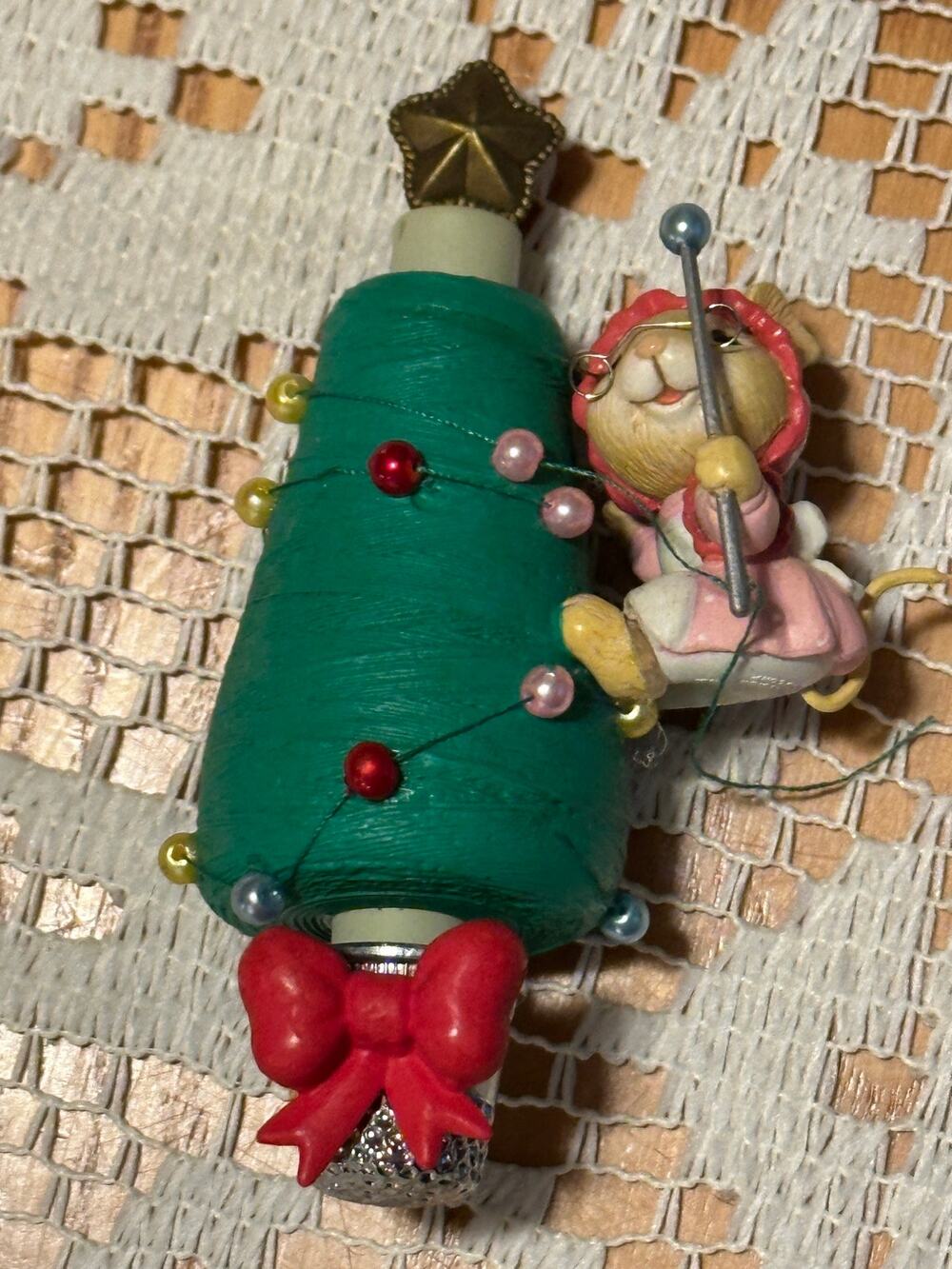 Vintage 1982 Hallmark Thimble Mouse Ornament #5 Sewing Spool Christmas Tree